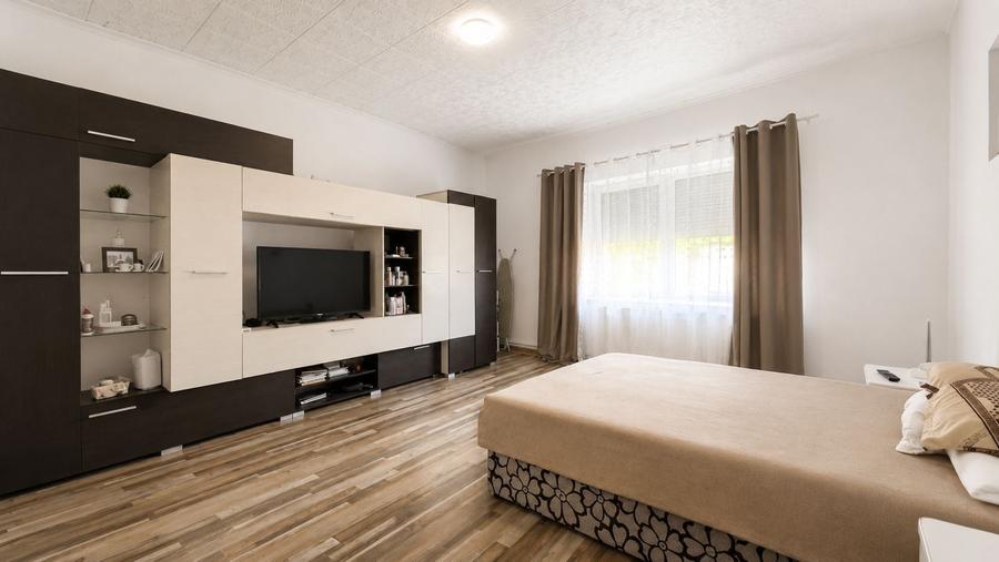 CASA RENOVATA DE VANZARE, SALONTA - 6