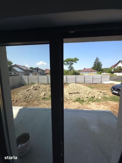 Casă cu 4 camere cu Teren 400 Mp în Domnești
