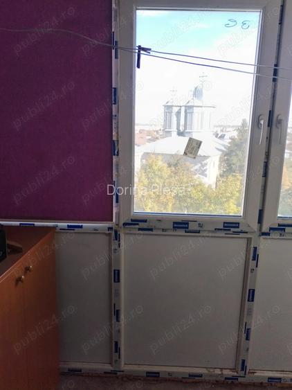 Vand apartament cu 3 camere Vand apartament cu 3 camere