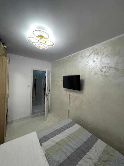 Proprietar vand sau dau la schimb cu casa, apartament 3 camere ultrac. - 2