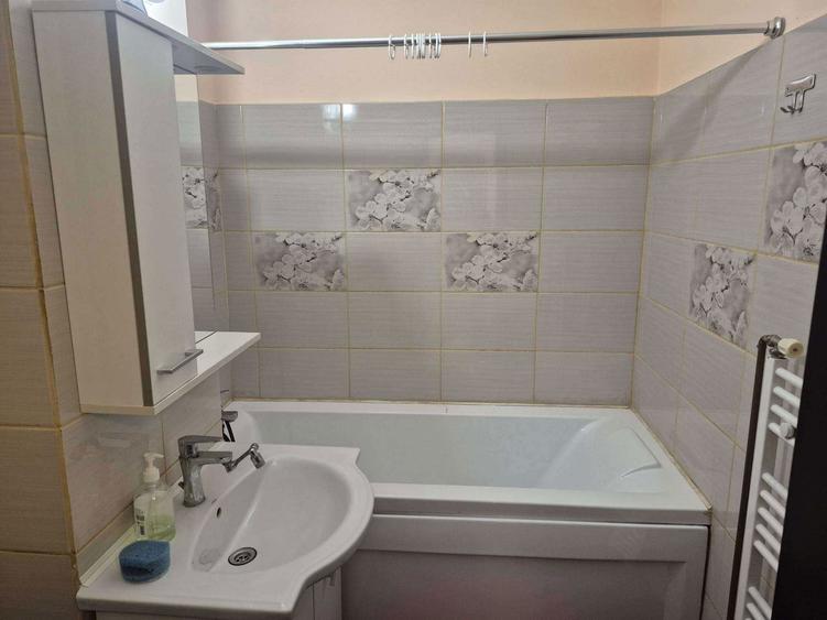 Inchiriez apartament 2 camere decomandat - 4