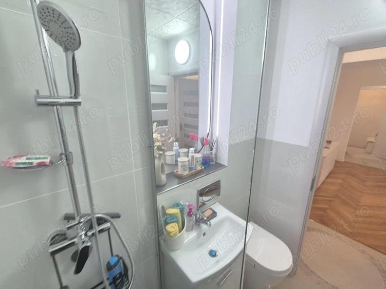 Vanzare Apartament 2 camere cochet mobilat si utilat complet de lux - 1