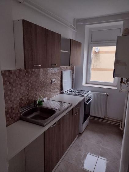 Proprietar inchiriez garsoniera confort 1, cu balcon, in Maratei la D uri., parter inalt - 1