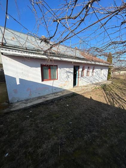 De vanzare casa in Balusesti, cu 1045mp teren ?i 120mp construiti, 27.500 euro - 9