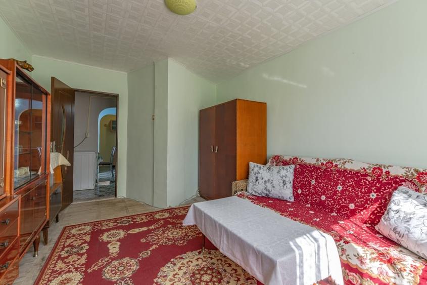 Apartament cu 2 camere semidecomandat, mobilat în Bartolomeu