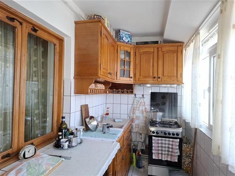 Apartamnet 2 camere, transformat in 3 camere, parter, Longinescu - 9