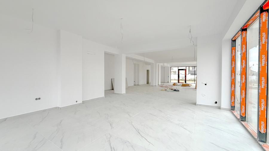 Spatiu comercial, loc de parcare inclus, 186 mp, Sanpetru-Roka Village - 6