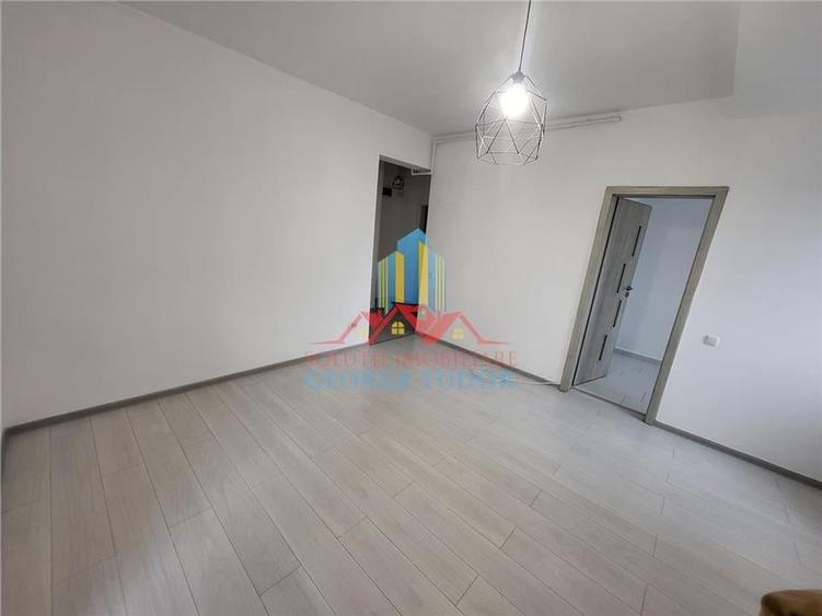 Inchiriere garsoniera nemobilata Militari Residence - 9