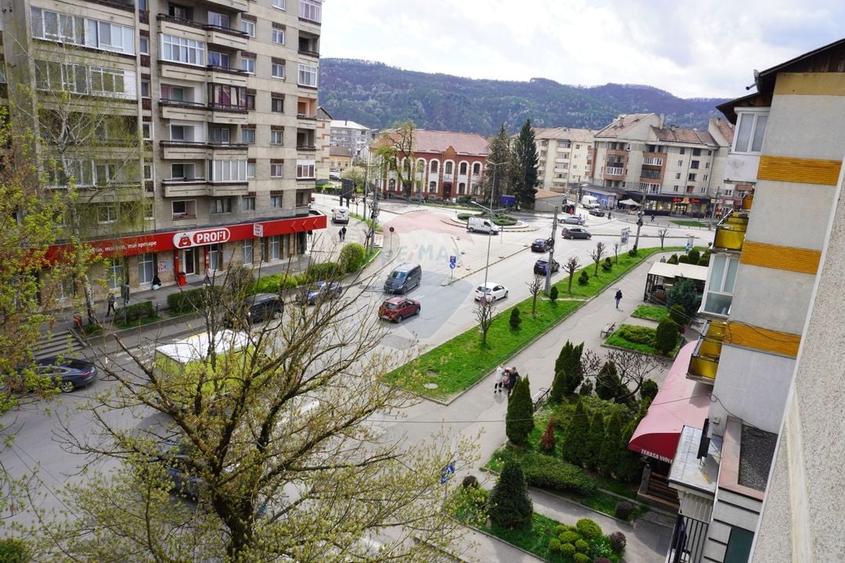 Apartament cu 2 camere de vânzare în zona Central - 2