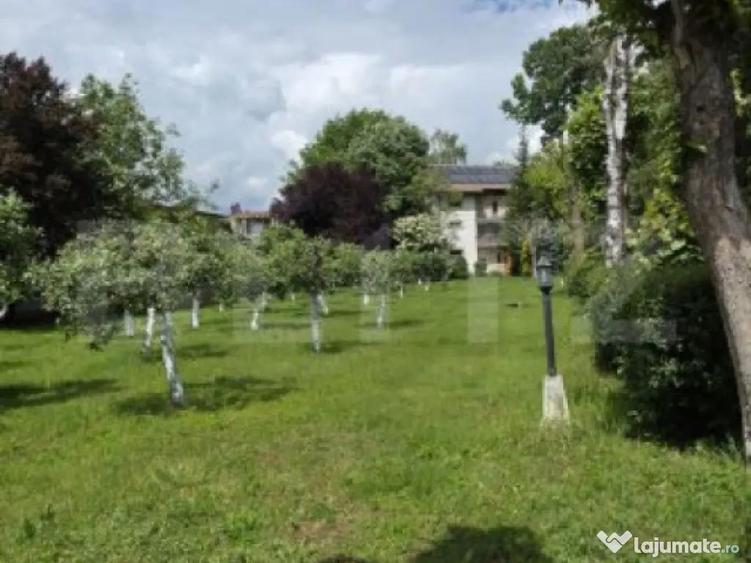 Proprietate Exclusivista: 2 Case, Piscina ?i Teren de Ten - 1