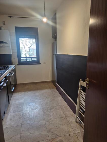 3 camere decomandat, bloc 2010, metrou , pereti interiori din caramida - 9