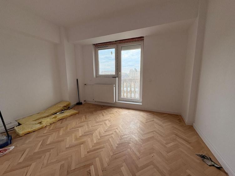 Ultracentral Unirii | 4 Camere Spațios cu Vedere la Parc | Bloc 1989 - 2