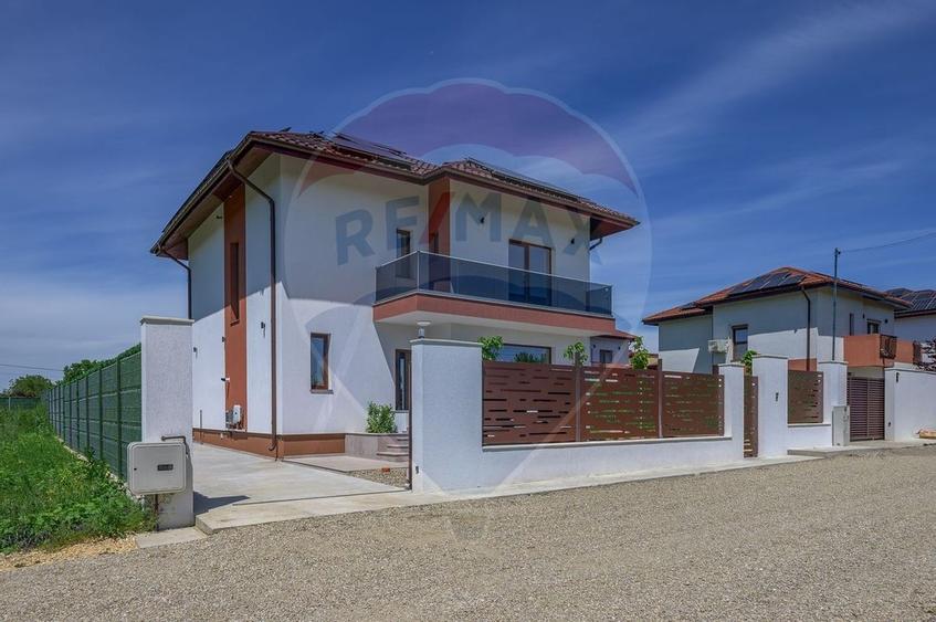 Vila frumoasa cu 5 camere, 700 mp currte si pompa de caldura - Saftica - 1