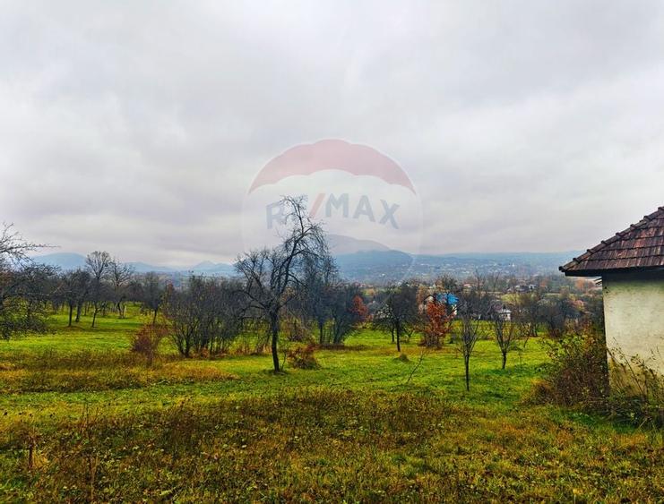 Teren de vânzare Unguraș cu priveliște si anexe - 6