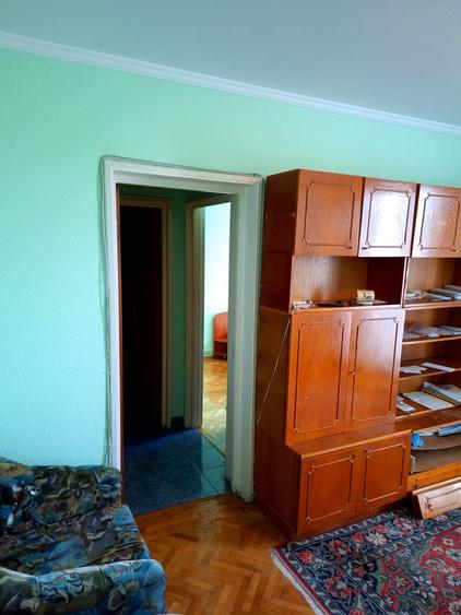 Apartament cu 2 camere semidecomandat în Craiovei