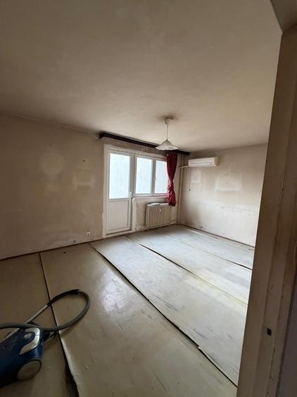 1 Decembrie, Piata Trapezului, 7 min. metrou - 7