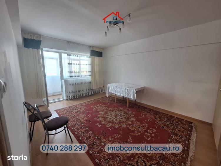 Apartament cu 3 camere decomandat în Letea