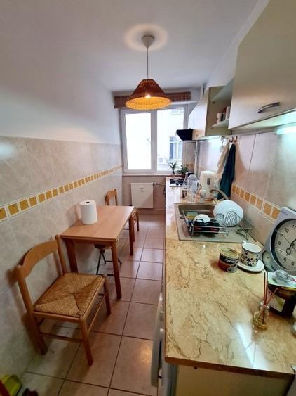 2 camere Sala Palatului bloc 1960 etajul 2/8 50 mp balcon - 13