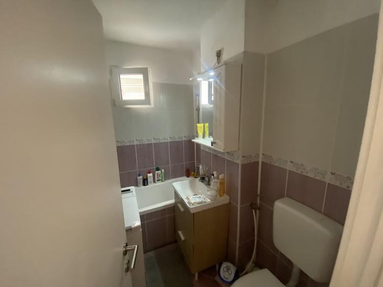 Apartament cu 2 camere semidecomandat în Titan