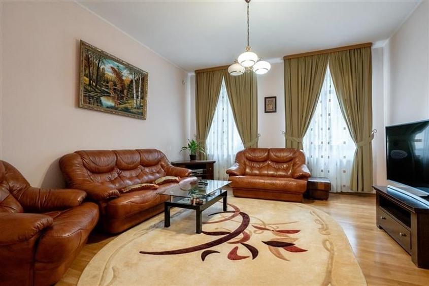 Conac de lux in Zona Piata Chirila - 2