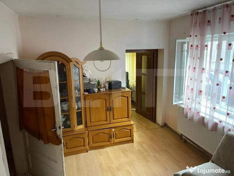 Casa de vanzare in suprafat utila de 100 mp si 1400 mp teren - 2