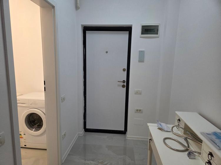 Garsoniera utilata,mobilata ,totul nou ,prima inchiriere ,str Oituz nr 71 - 12