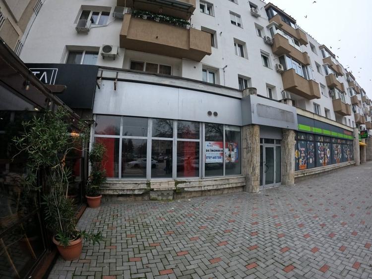 Spatiu Comercial Premium in Centru – Fatada din Sticla - 1