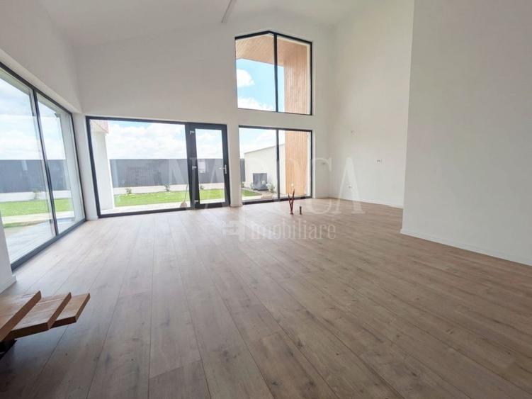 Duplex cu 4 camere cu Canalizare în Iosia