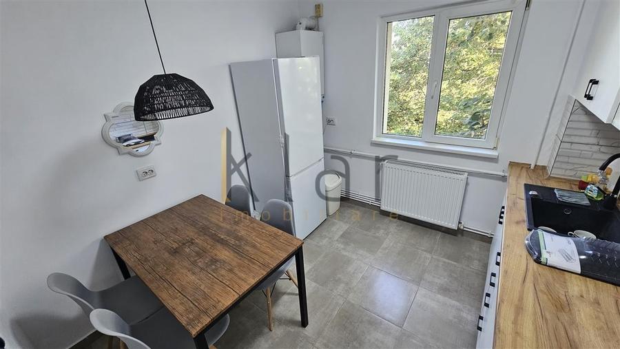 Apartament cu 3 camere semidecomandat, mobilat în Gheorgheni