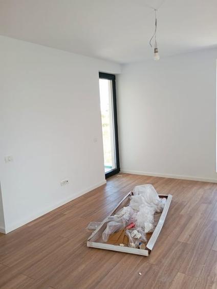 Vila Tunari str. Paris, 5 camere, curte 300  mp, 400 mp construiti - 19