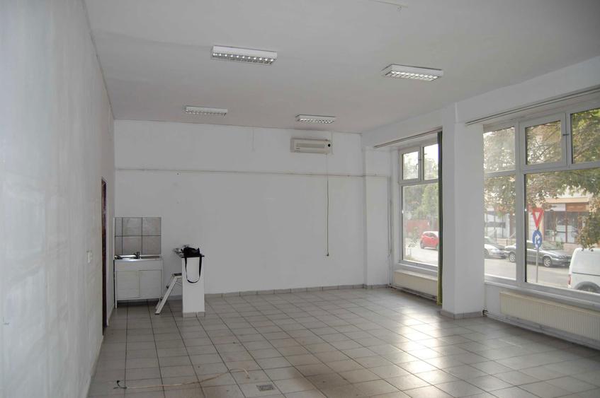 Spatiu comercial Dimbovita - 100 m2 - 8