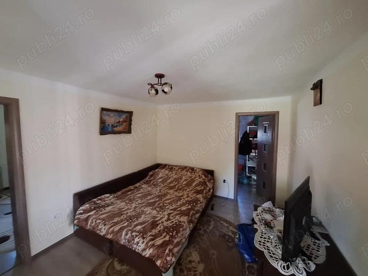 Casa in comuna Malu cu Flori - 2