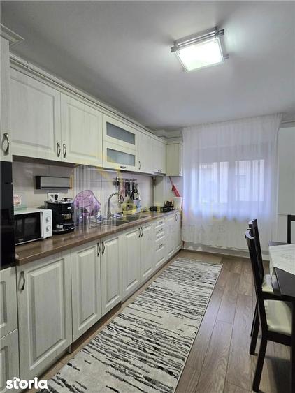 De vanzare || Apartament spatios | 2 camere - Decomandat || Prelungire - 1