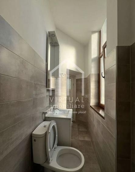 Casa formata din 2 apartamente, 2 garaje,  3 bai - zona Trei Stejari - 7