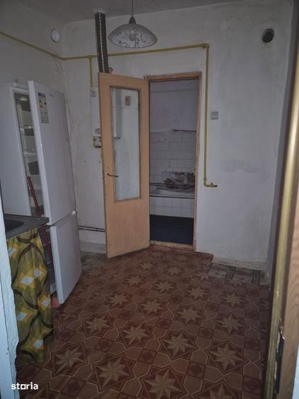 Casa cu 2 camere, Teren 301 mp, acces curte comuna , Pret redus - 4