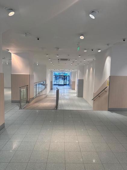 De inchiriat spatiu comercila ultra central pretabil pt banca, supermarket - 2