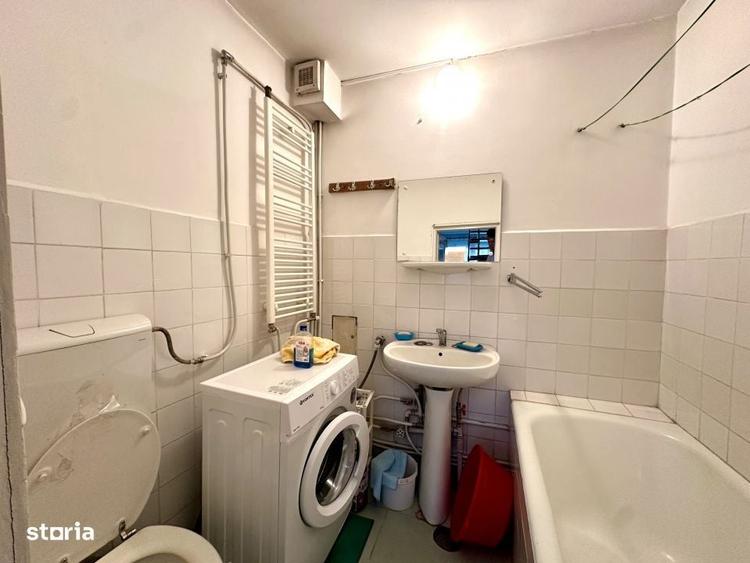 Casă cu 4 camere în Dâmbul Rotund