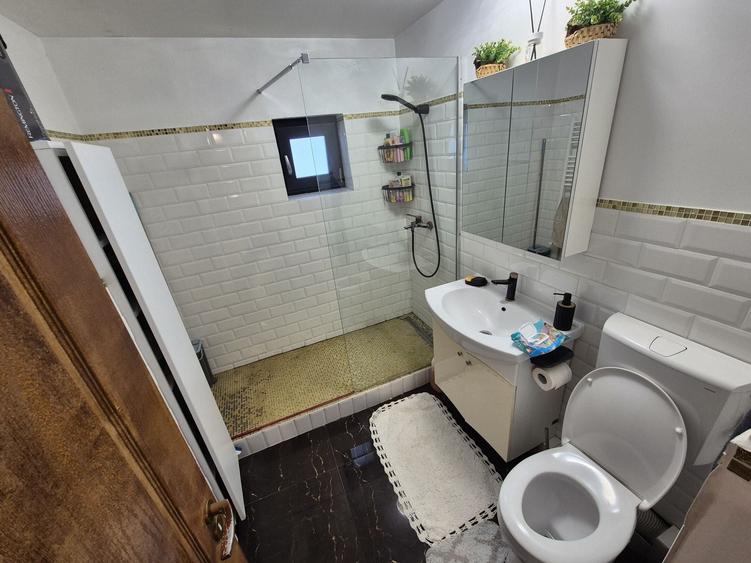 Apartament cu 4 camere decomandat în Ghermănești
