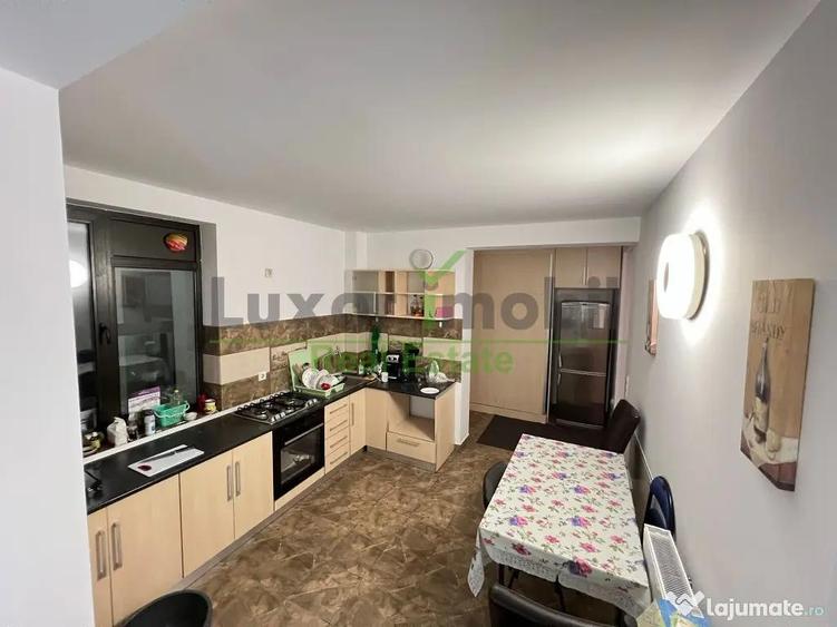 Casă cu 8 camere cu Teren 800 Mp în Bucium