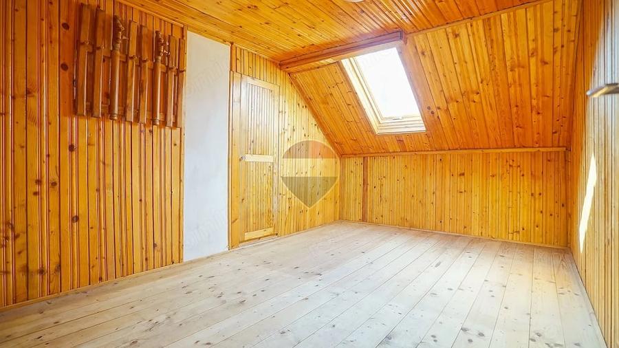 Casă cu 6 camere cu Teren 1915 Mp în Bran