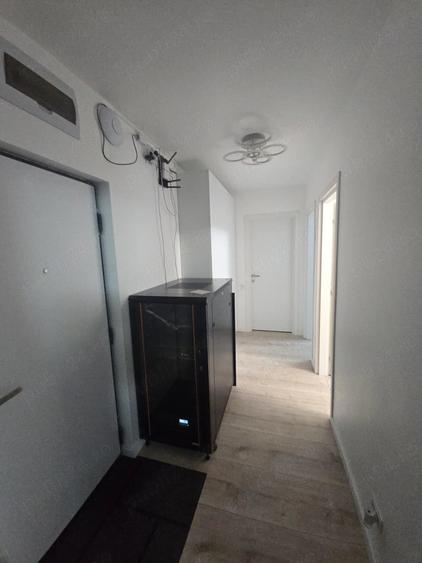 Apartament cu 3 camere decomandat în Exterior Vest