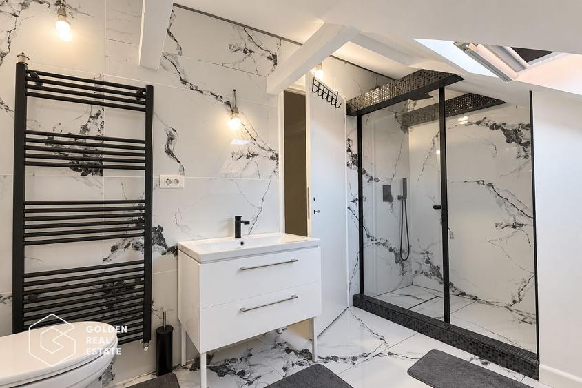 Casă individuală cu 6 camere cu Canalizare în Ultracentral