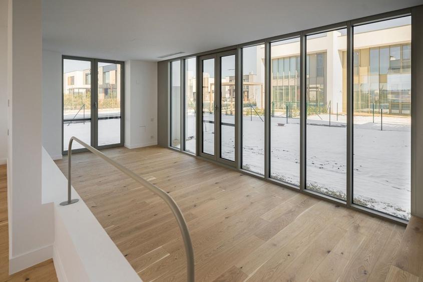 Duplex cu 4 camere cu Canalizare în Tunari