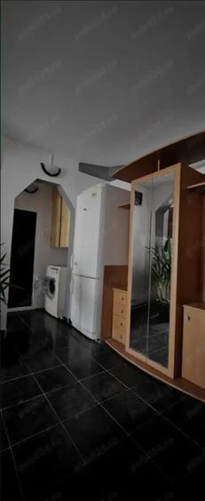 Apartament cu 2 camere decomandat în Rovinari