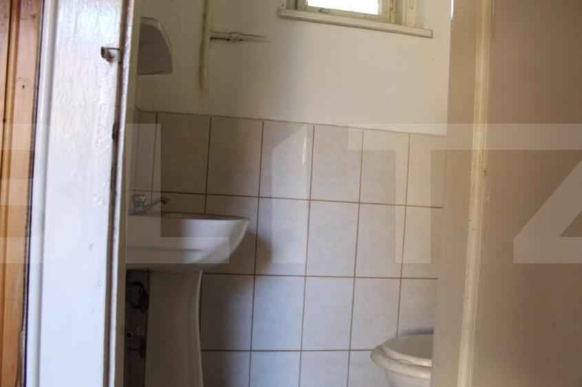 Birou, de 1,557 mp, în Central