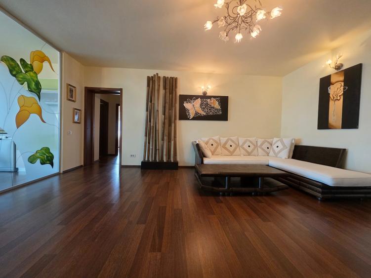 Apartament cu 3 camere semidecomandat în Calea Plevnei