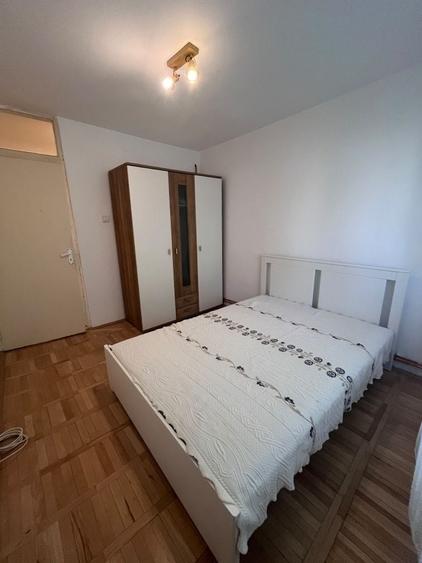 Apartament cu 3 camere decomandat în Soarelui