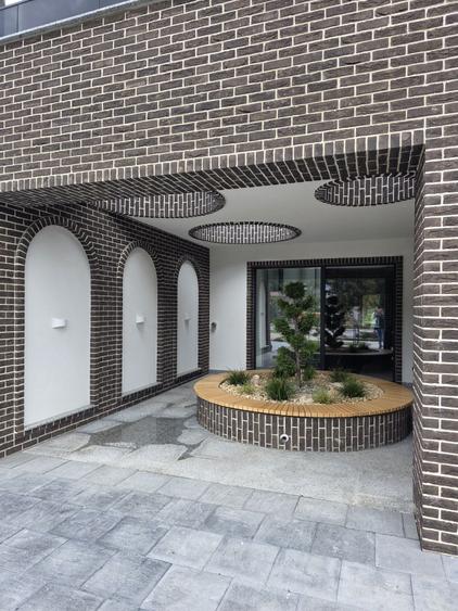 Apartament cu 3 camere semidecomandat în Sud
