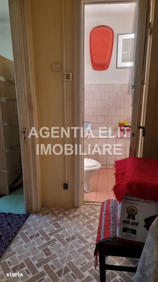 Apartament cu 3 camere semidecomandat în Central