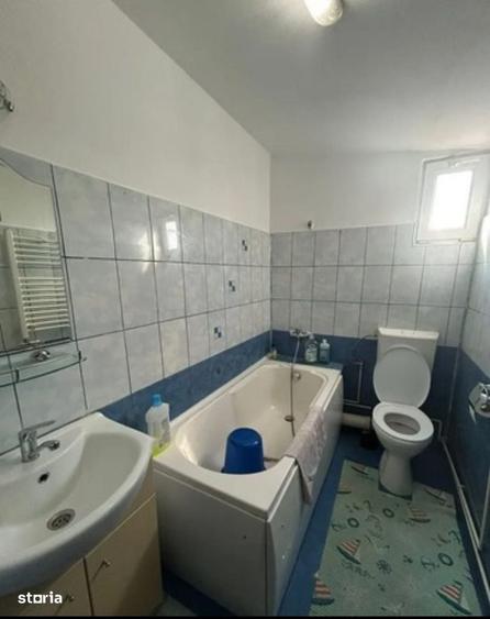 Apartament cu 2 camere decomandat în Nicolina